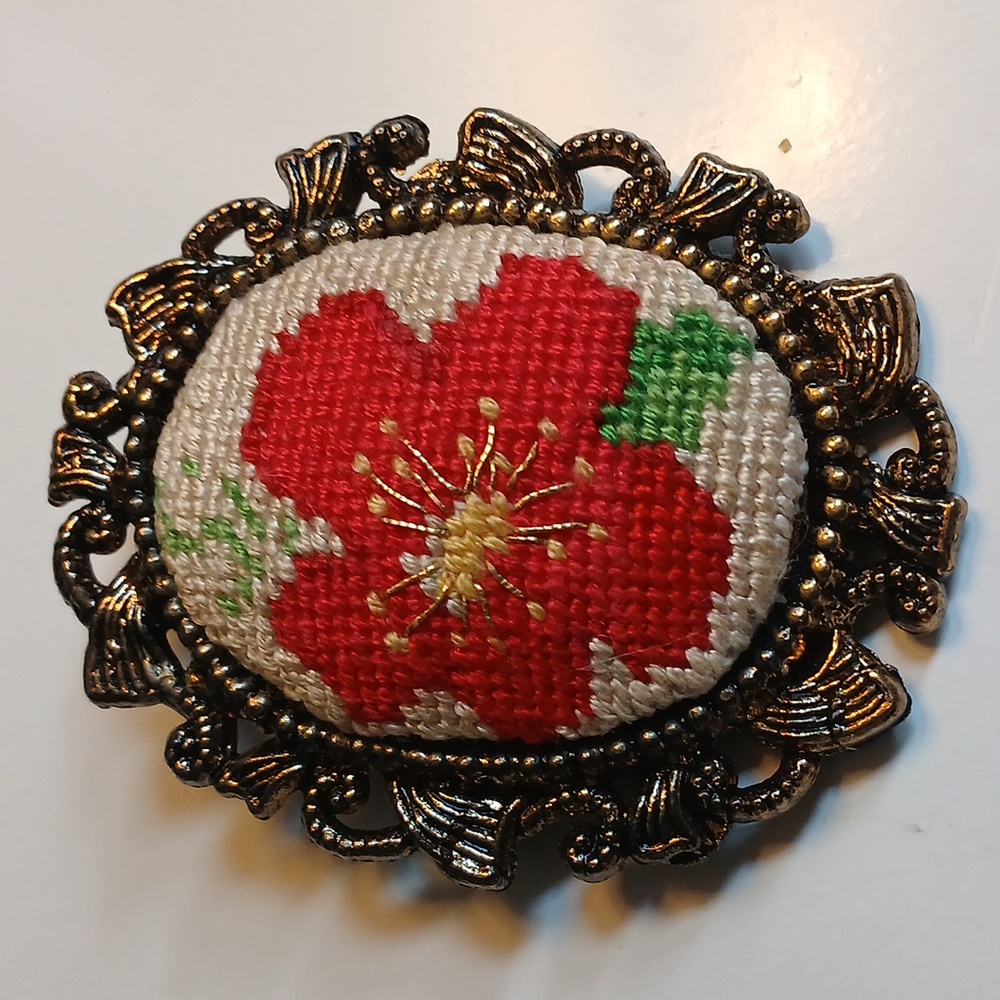Vintage Pin/necklace..embroidered center..
